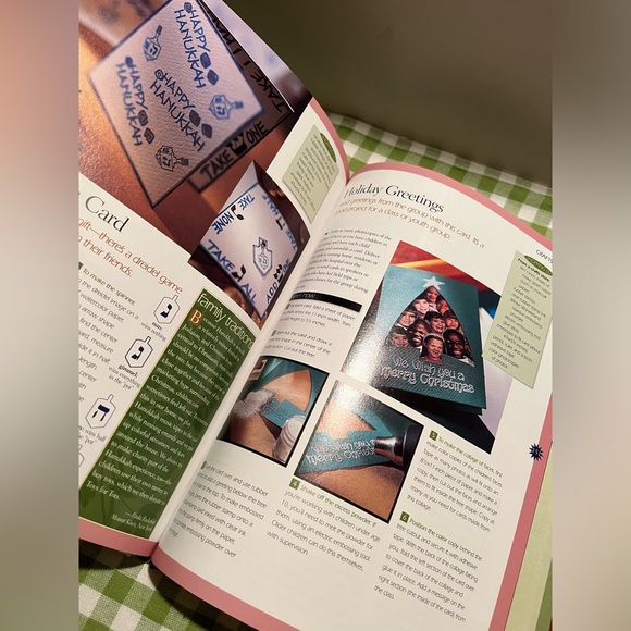 LOT OF 2 BETTER HOMES & GARDENS CHRISTMAS IDEA BOOKS. - Picture 9 of 16